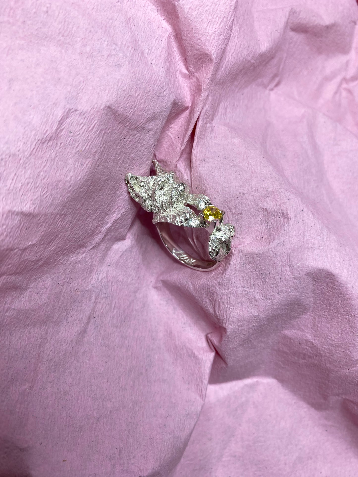 Anello personalizzato con animale con pietra