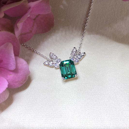 Collana con farfalle