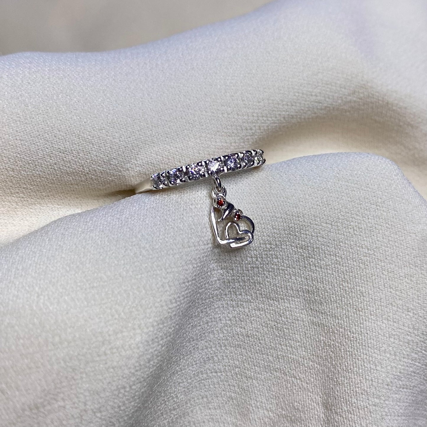 Anello utero e cuori uniti per Ostetricia